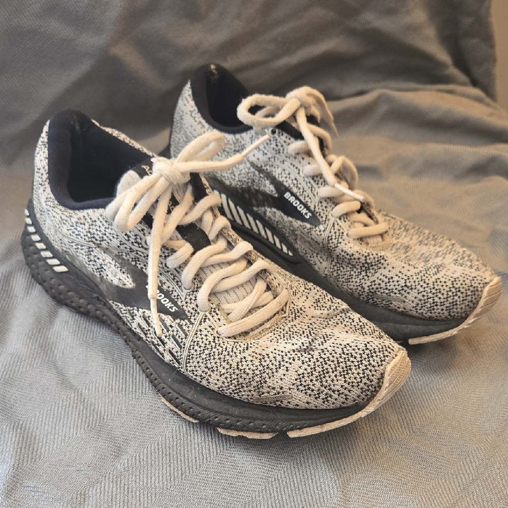 Brooks Speckled Black and White Sneakers